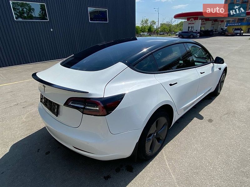 Tesla Model 3 2021