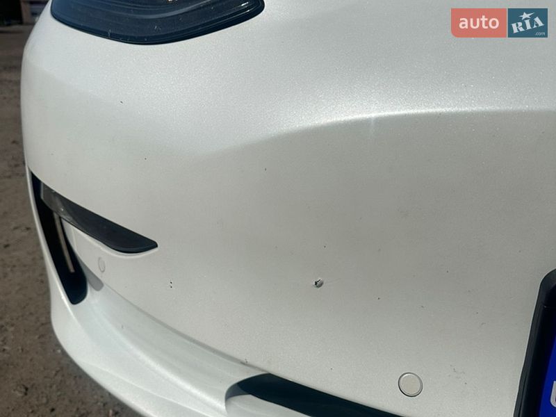 Седан Tesla Model 3 2020 в Ніжині