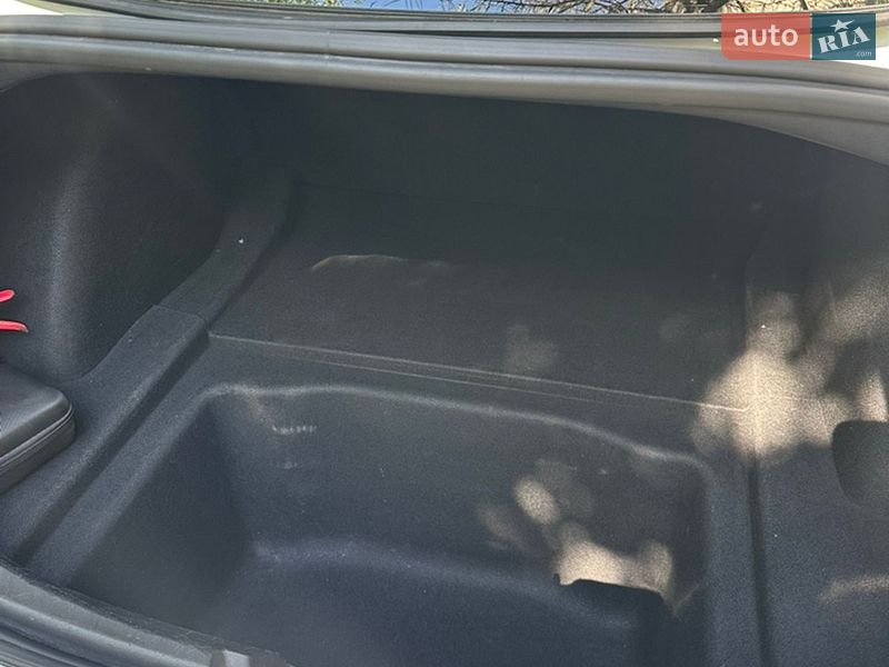 Седан Tesla Model 3 2020 в Ніжині
