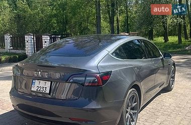 Седан Tesla Model 3 2018 в Золотоноші