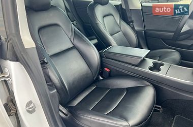Седан Tesla Model 3 2020 в Львові