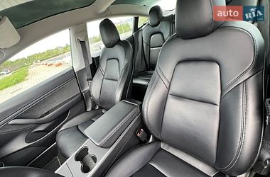 Седан Tesla Model 3 2020 в Львові