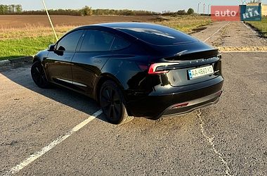 Седан Tesla Model 3 2024 в Киеве