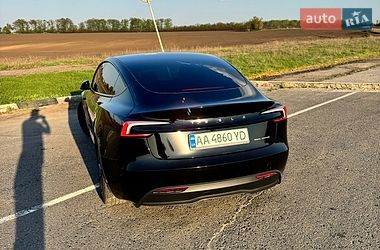 Седан Tesla Model 3 2024 в Киеве