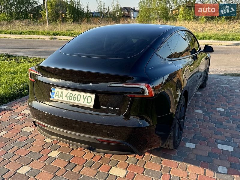 Седан Tesla Model 3 2024 в Киеве