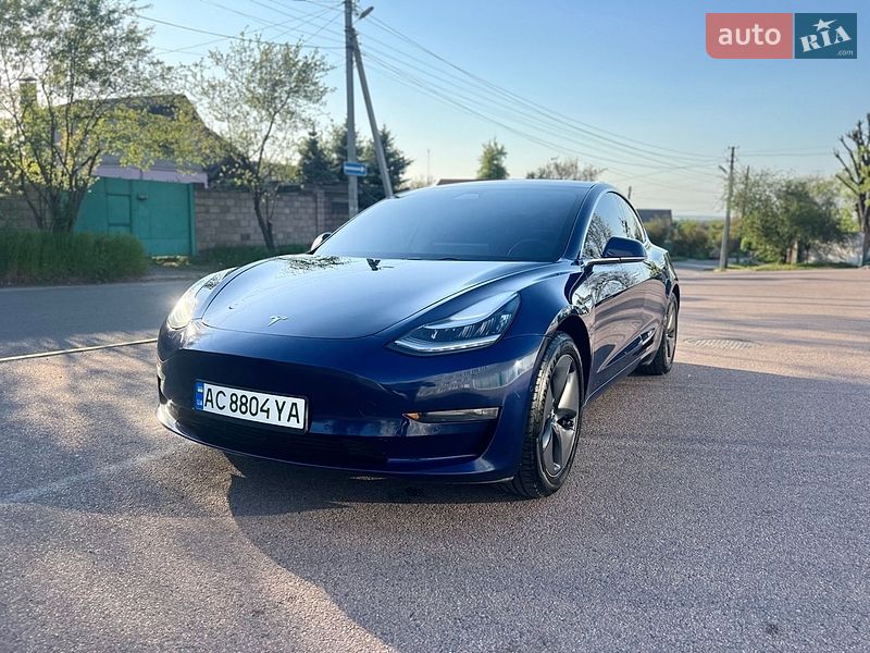 Седан Tesla Model 3 2018 в Кам'янському
