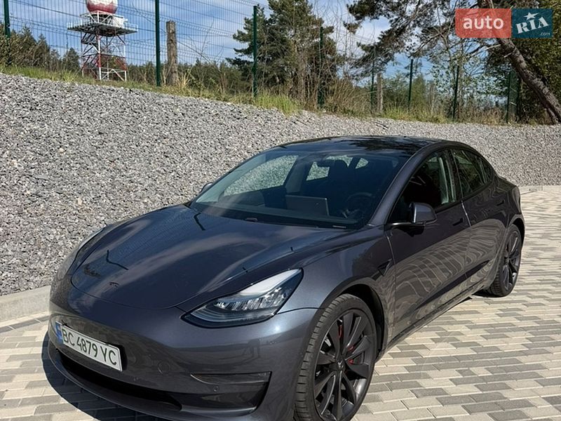 Tesla Model 3 2020