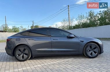 Седан Tesla Model 3 2023 в Івано-Франківську
