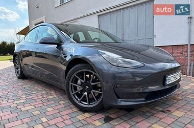 Седан Tesla Model 3 2021 в Львове