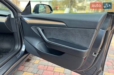 Седан Tesla Model 3 2021 в Львове