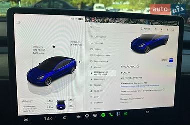 Седан Tesla Model 3 2023 в Харкові