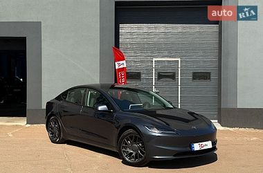 Седан Tesla Model 3 2025 в Киеве