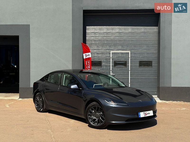 Tesla Model 3 2025