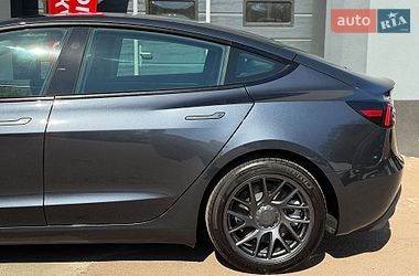 Седан Tesla Model 3 2025 в Киеве