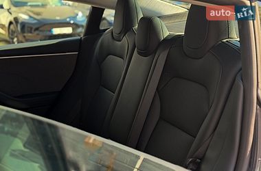 Седан Tesla Model 3 2025 в Киеве