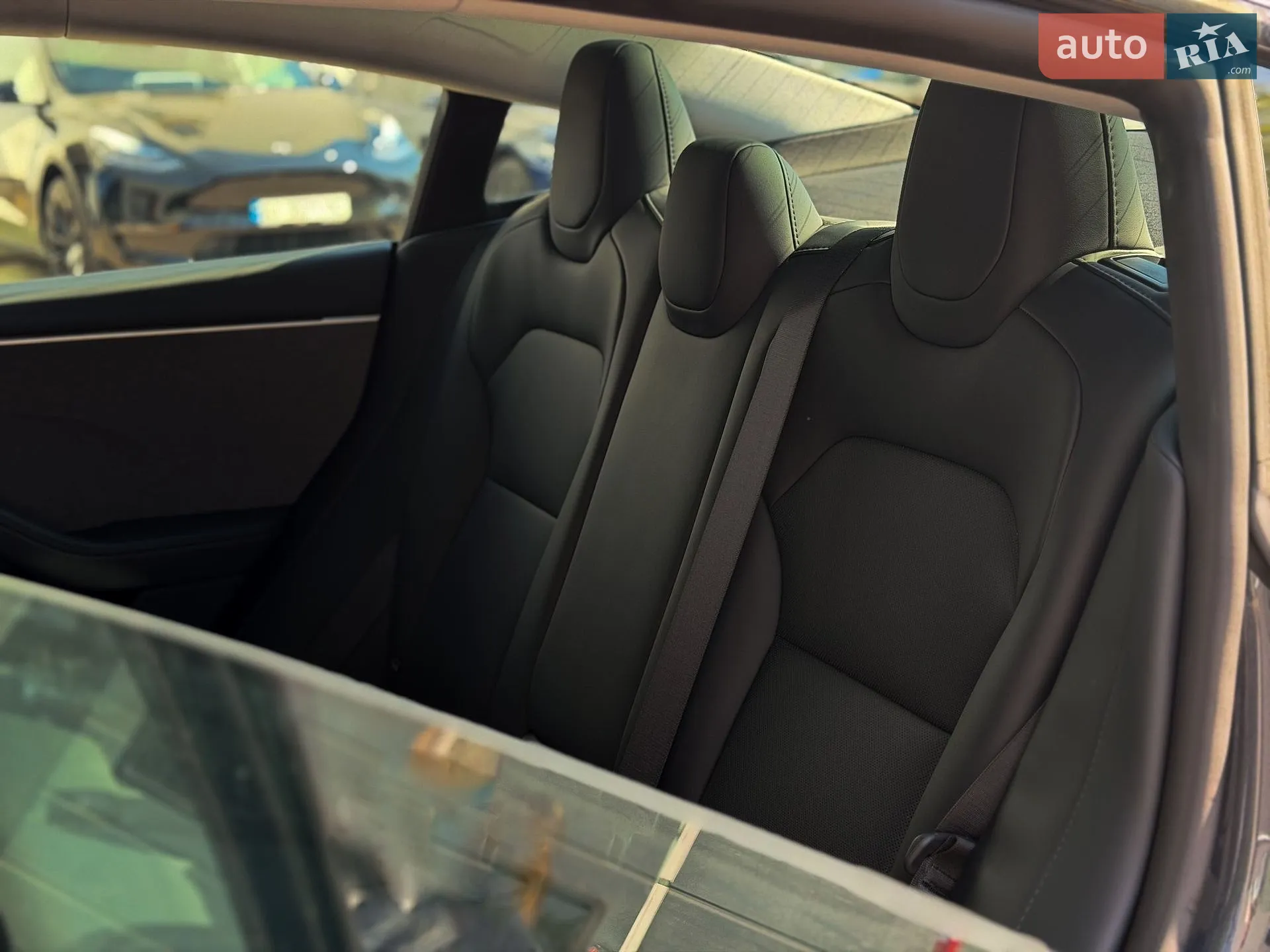 2025 Tesla Model 3 - мініатюра 16