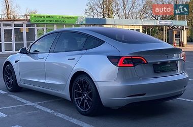 Седан Tesla Model 3 2018 в Києві