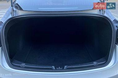 Седан Tesla Model 3 2018 в Києві