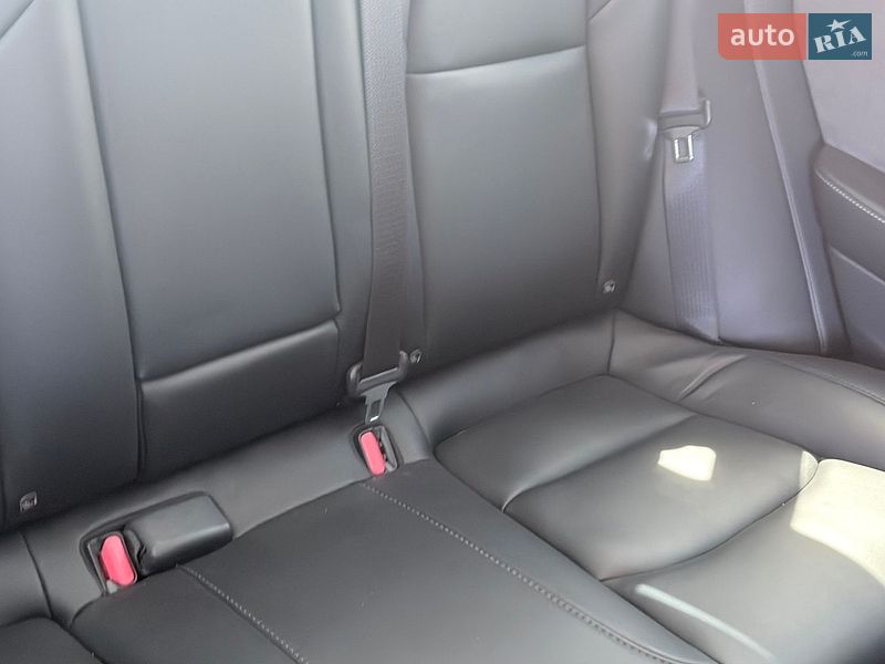 Седан Tesla Model 3 2021 в Киеве