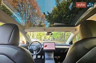 Седан Tesla Model 3 2018 в Киеве