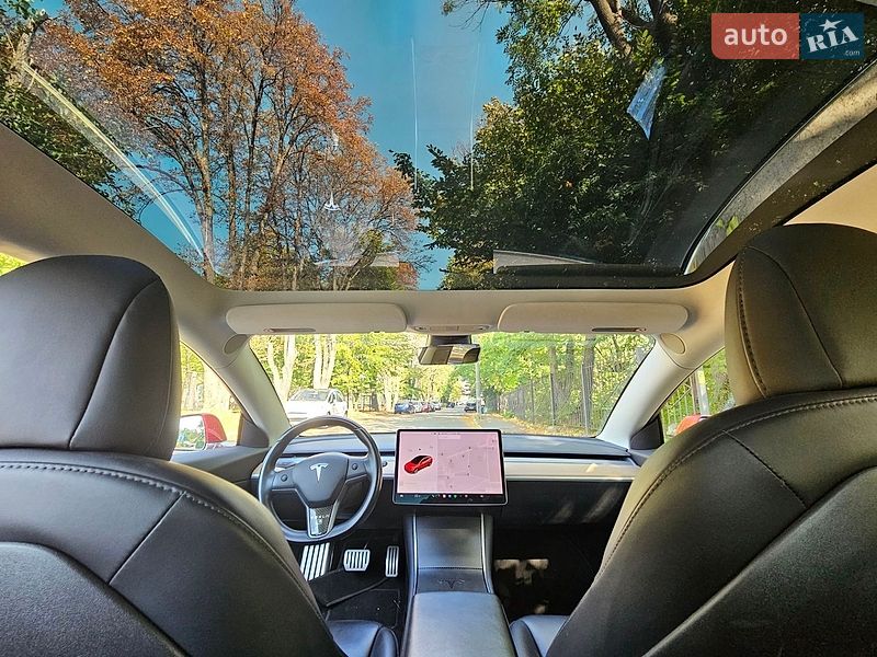 Седан Tesla Model 3 2018 в Киеве