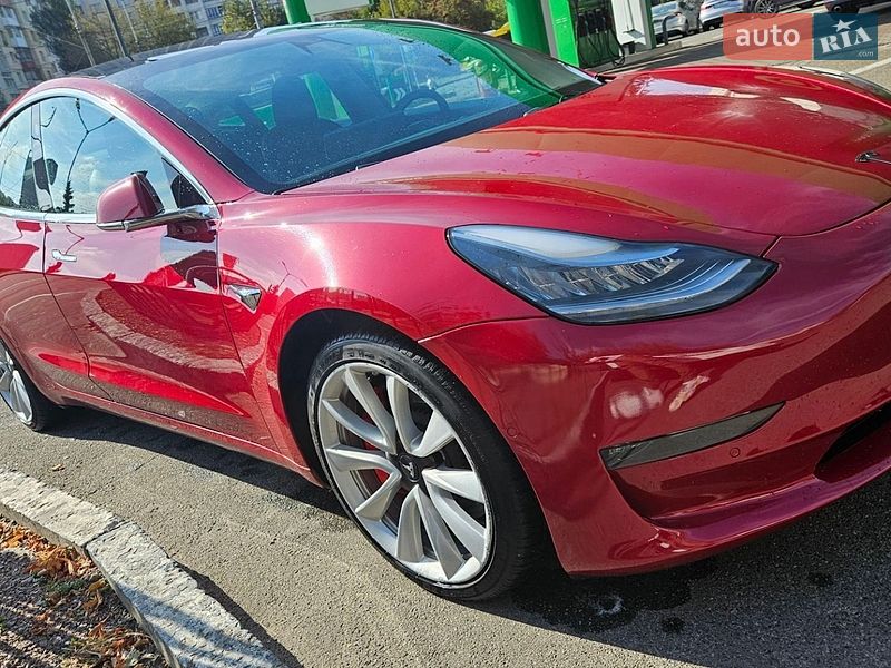 Седан Tesla Model 3 2018 в Киеве