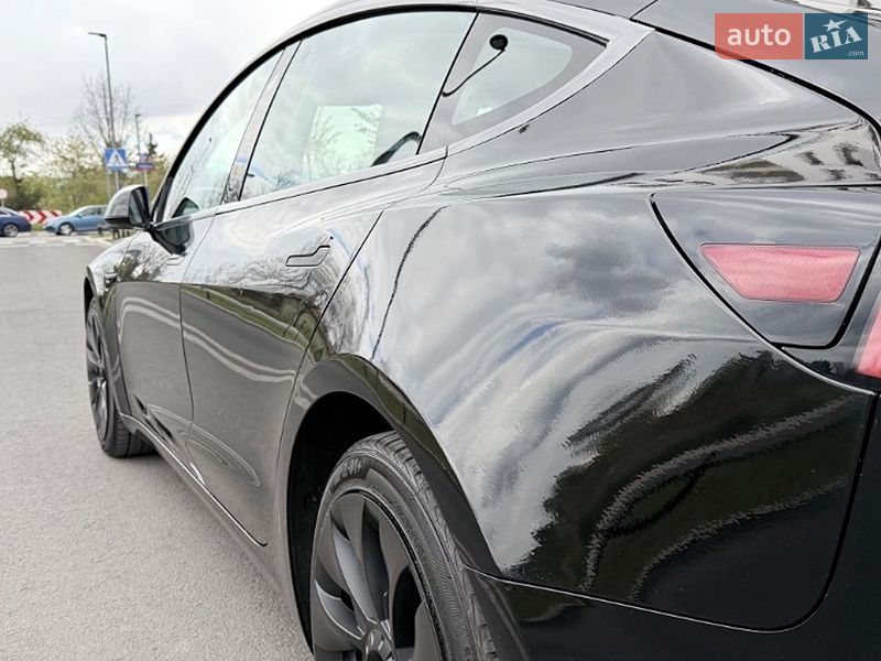 Седан Tesla Model 3 2019 в Львове