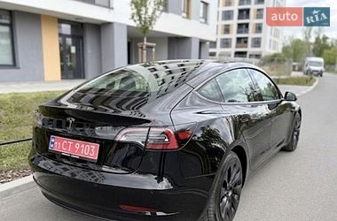 Седан Tesla Model 3 2019 в Львове