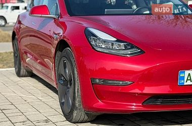 Седан Tesla Model 3 2019 в Луцке