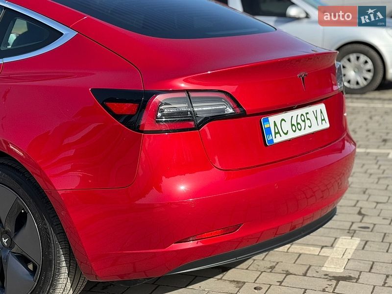 Седан Tesla Model 3 2019 в Луцке