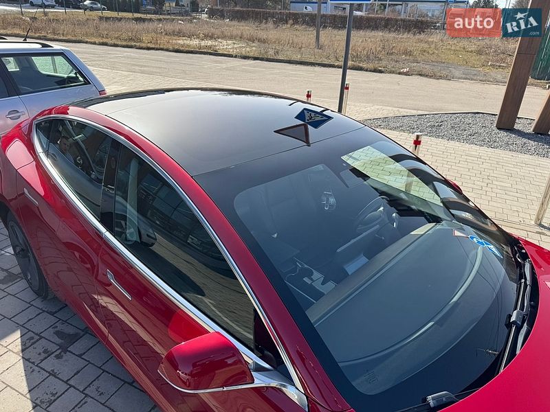 Седан Tesla Model 3 2019 в Луцке