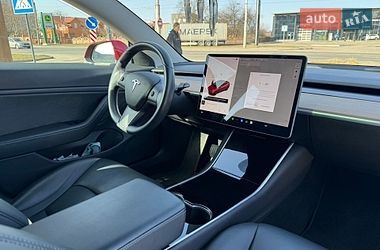 Седан Tesla Model 3 2019 в Луцке
