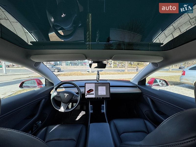 Седан Tesla Model 3 2019 в Луцке
