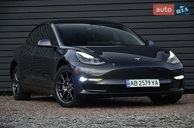 Седан Tesla Model 3 2021 в Виннице