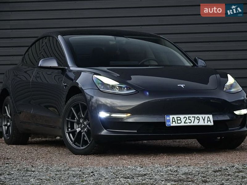 Tesla Model 3 2021