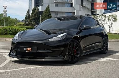 Седан Tesla Model 3 2019 в Києві