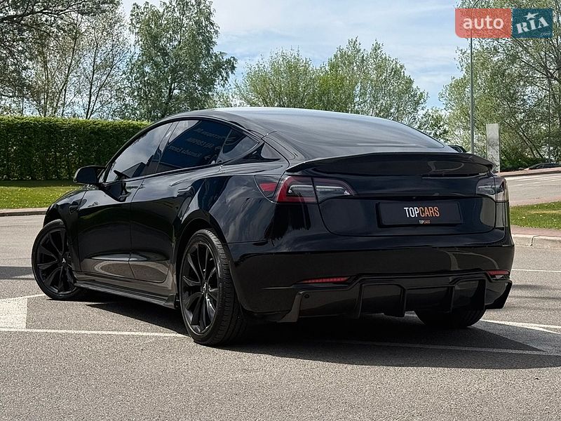 Седан Tesla Model 3 2019 в Києві