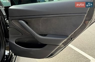 Седан Tesla Model 3 2019 в Києві