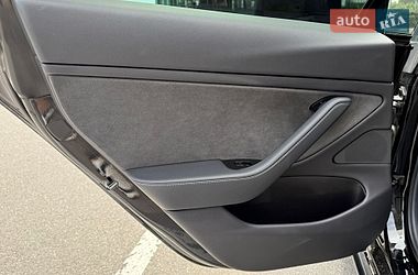 Седан Tesla Model 3 2019 в Києві