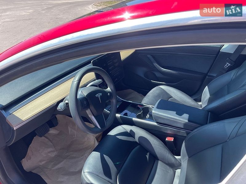 Седан Tesla Model 3 2020 в Запоріжжі