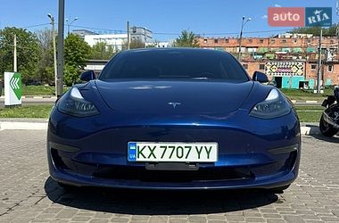 Седан Tesla Model 3 2023 в Харкові