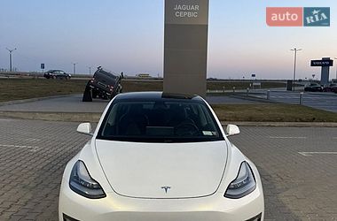Седан Tesla Model 3 2019 в Львові