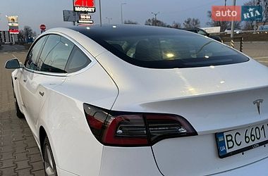 Седан Tesla Model 3 2019 в Львові