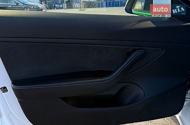 Седан Tesla Model 3 2019 в Львові