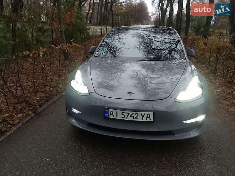 Седан Tesla Model 3 2022 в Києві