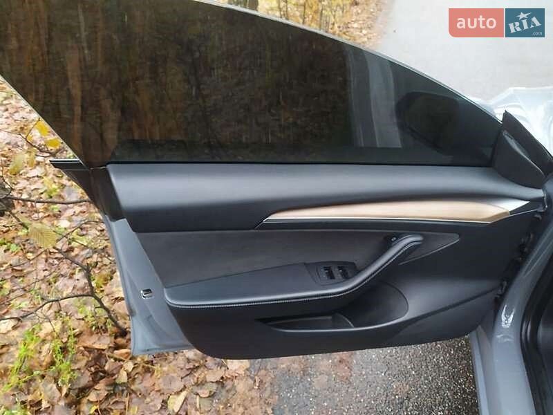 Седан Tesla Model 3 2022 в Києві