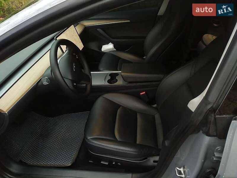 Седан Tesla Model 3 2022 в Києві