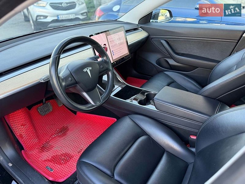 Седан Tesla Model 3 2018 в Вінниці