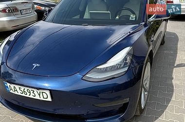 Седан Tesla Model 3 2018 в Києві