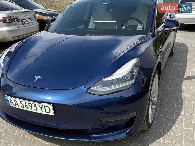 Седан Tesla Model 3 2018 в Києві